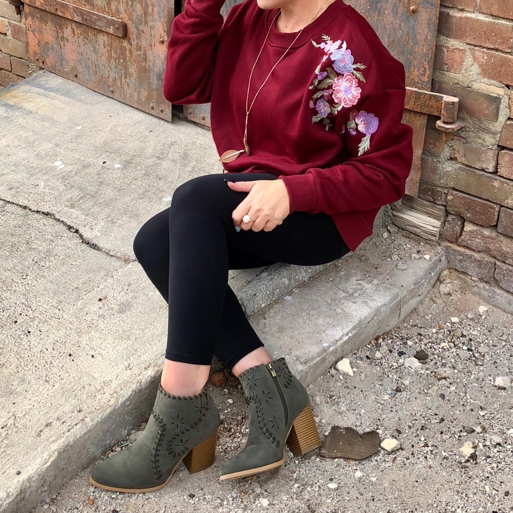 NEW! Olive Green Ankle Boot with Stitching Details - Picture 5 of 6